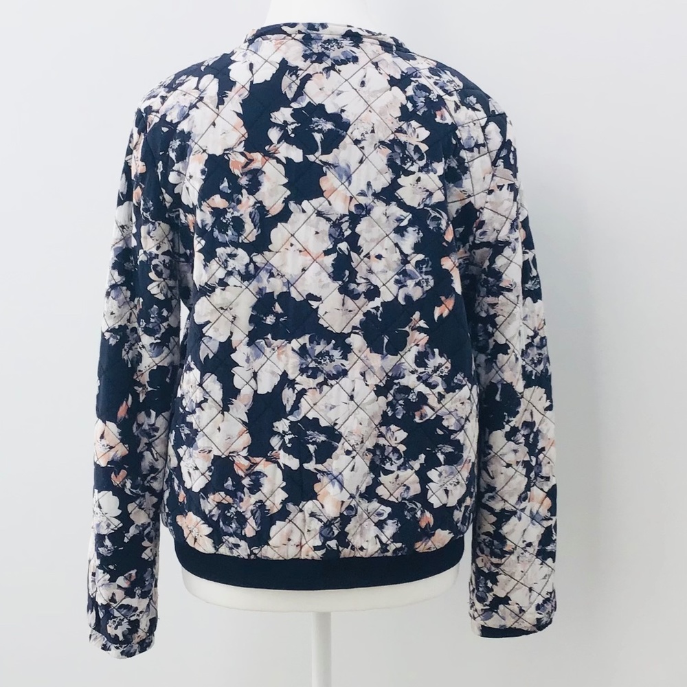 SOAKED IN LUXURY size M/L quilted jacket with blue/white/rose floral pattern - Picture 12 of 14
